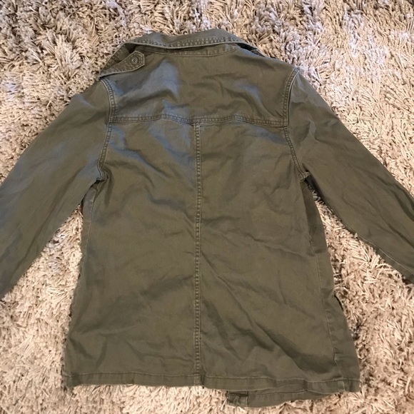 Button Up Top - Picture 2 of 3